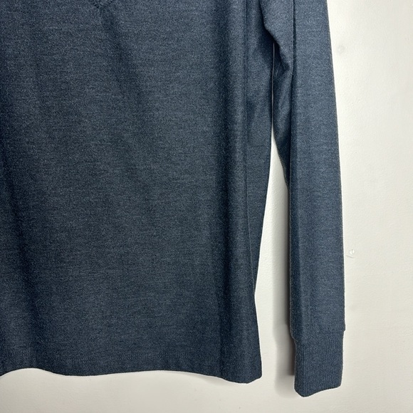 Natural Reflections | Gray V-Neck Long Sleeve Sweater | Size Large Low V Shirt - Picture 3 of 6
